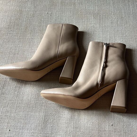Marc Fisher Taupe YANARA HEELED BOOTIE Pointed Toe US 8.5 - Picture 2 of 12